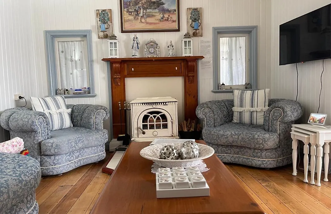Cherry Blossom Cottage-With Country Charm And Spa-1